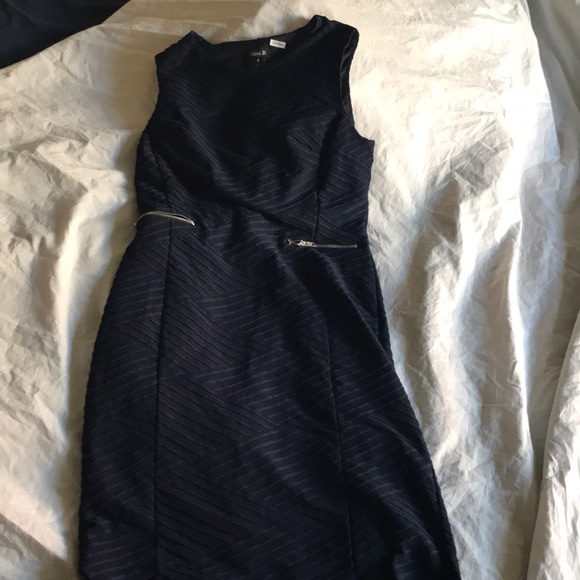 alexa B Dresses & Skirts - Perfect office dress!